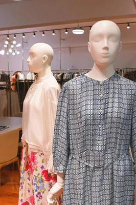 从“美女企业家”到时尚主播 金山宝藏服装工厂店的华丽转身